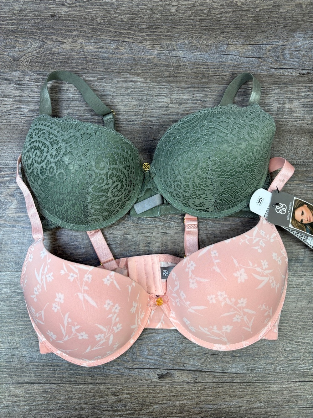 Daisy Fuentes Bra Bundle (2 Bras) – Size 38D